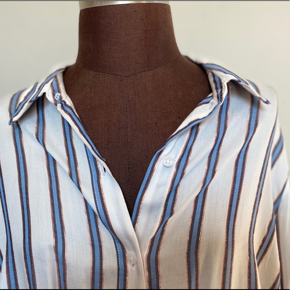 Jennifer Lopez top - Picture 3 of 8